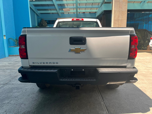 Chevrolet Silverado 2500 4x4 At