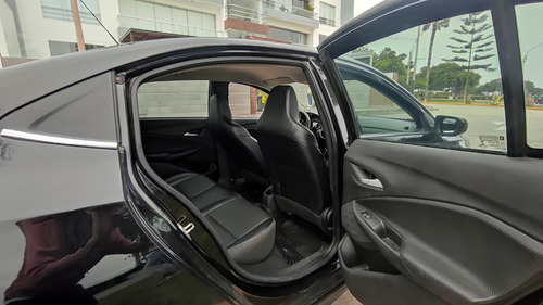Chevrolet Onix Midnight