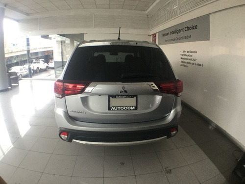 Imagen 6 de 15 de Mitsubishi Outlander 5 Puertas