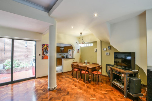 Casa De Pasillo En Venta De 4 Dormitorios Con Parrillero Y Cochera Centro