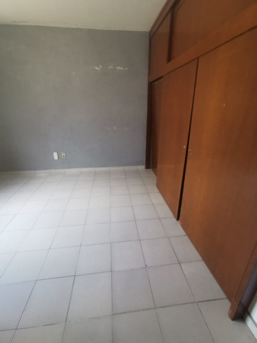 Imagen 7 de 21 de Rento Casa Calle Melitón Balderas Celaya