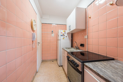 Imagen 5 de 22 de Mono Amb En Venta Colegiales Con Patio. Apto Prof