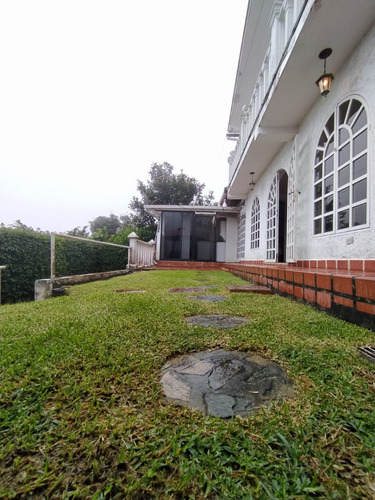 Best House Vende Linda Casa En La Cooperativa Guaicaipuro, Los Teques.