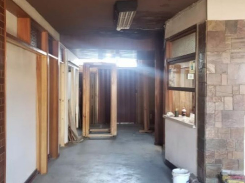Imagen 7 de 8 de Local Comercial. Venta. Buceo. Superficie Total De 420m2