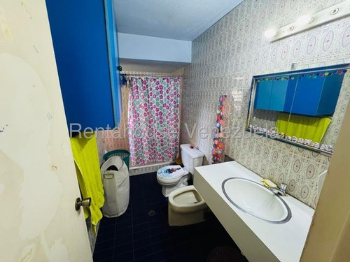 Se Vende Apartamento En El Paraiso 25-22107