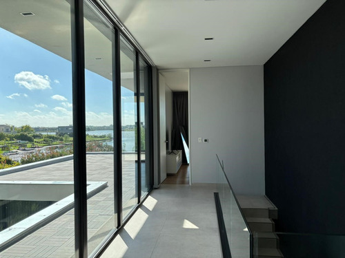 Casa En Alquiler Anual En Marinas, Puertos, Escobar