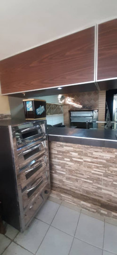 Vendo Pizzería .av Bolivar. Ofviha