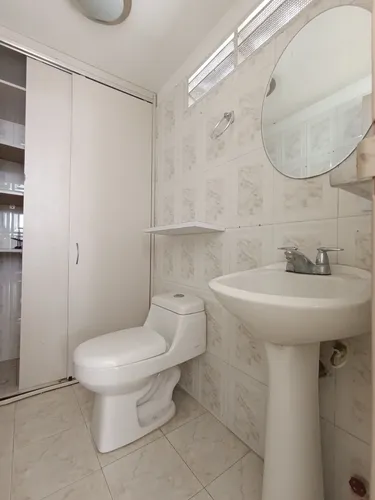 Casa En Venta En La Riviera. Cod V30503