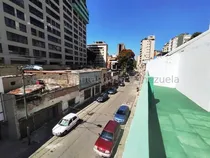 Comprar Ag. Vende Casa De Uso Comercial Deal Para Laboratorio Clínico O Consultorio Medico En Sabana Grande