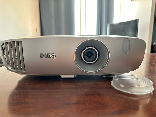 Proyector Benq Ht2050a, 2200 Lúmenes, 1080p, Vga Y Hdmi, 3d