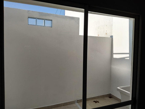Imagen 7 de 30 de Complejo De Departamentos + Galpon Venta En Block