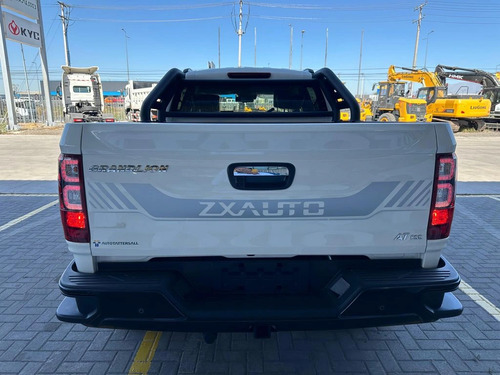 Zx Auto Grand Lion Lux Xl Diesel 4x4 At 2.3 E6