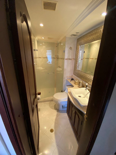 Imagen 11 de 16 de Se Vende Apartamento En Laureles, Medellín