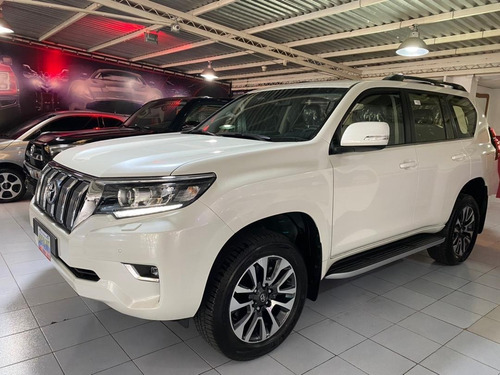 Imagen 1 de 10 de Toyota Prado