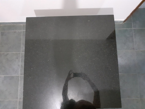 Imagen 2 de 4 de Mesa De Granito Negro De 1 X 1 Mt Base De Metal.