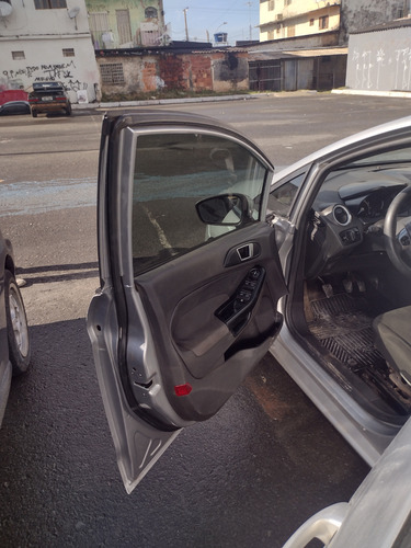 Ford Fiesta 1.6 Rocam Se Plus Flex 5p