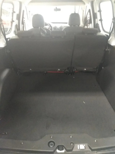 Imagen 9 de 21 de Renault Kangoo Emotion 5a Motor 1.6 16v Entrega Directa M