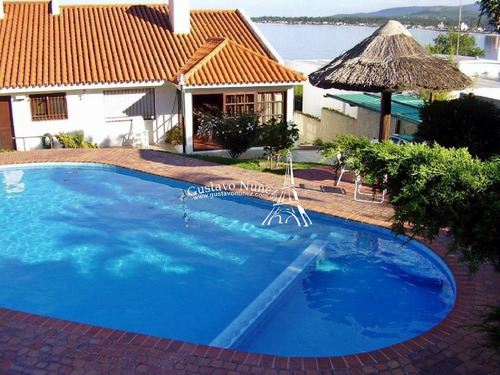 Chalet De Gran Porte Con Hermosas Vistas- Ref: 2557
