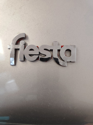 Emblema Cajuela Ford Fiesta