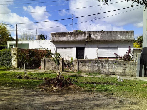 Casa Venta 2 Dormitorios 1 Baño 1 Patio 1 Galpon 220 Mts2 Totales - Berazategui