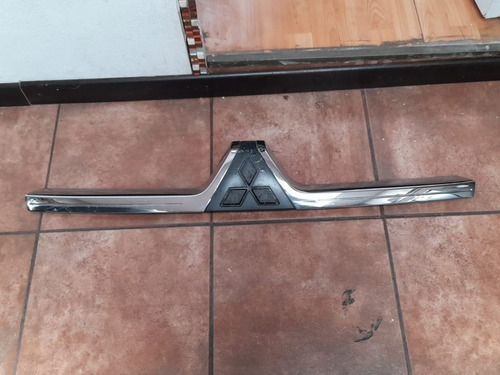 Moldura Máscara Mitsubishi Montero 2006-09 Original 