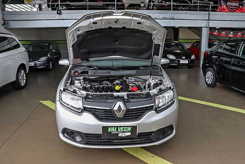 Renault Logan Expr 1016v