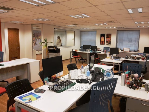 Oficina En Arriendo De 2 Privados En Las Condes