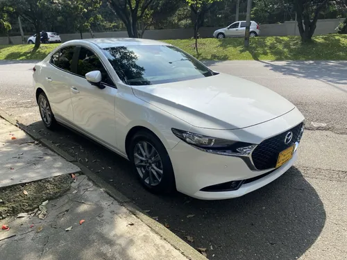 Mazda 3 2.0 Touring Hibrido At 4x2 2024