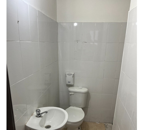 Imagen 4 de 18 de Elegante Oficina Piso Parquet - Acceso 24hrs
