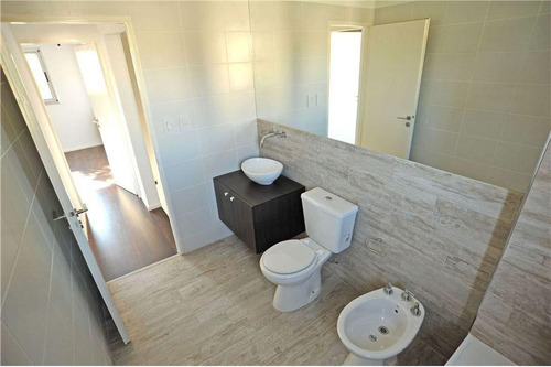 Imagen 22 de 30 de Dúplex Venta - 2 Dormitorios 2 Baños 2 Cocheras - 120 Mts2 Totales - City Bell