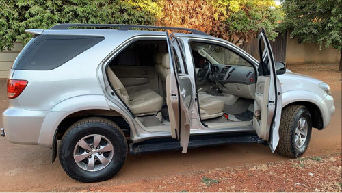 Imagem 9 de 10 de Toyota Sw4 2008 3.0 Srv 7l 4x4 Aut. 5p