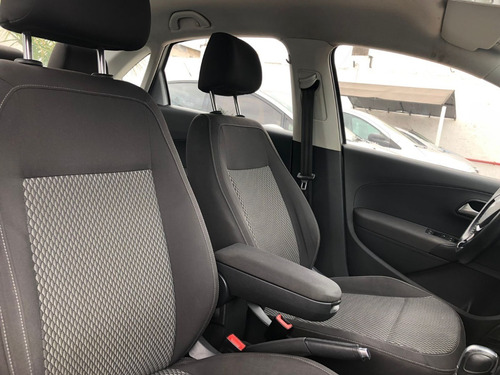 Imagen 16 de 25 de Volkswagen Polo 1.6 Comfortline 4p Gnc Año 2017 - Liv Motors