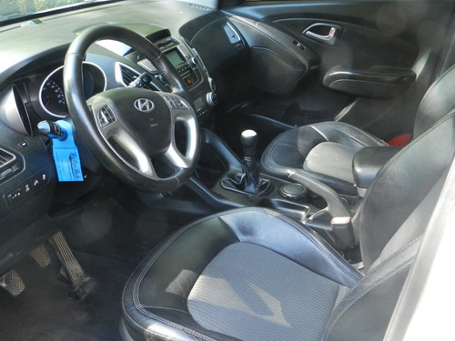 Imagen 8 de 9 de Hyundai Tucson 2.0 Gls 4x4 Caja Manual