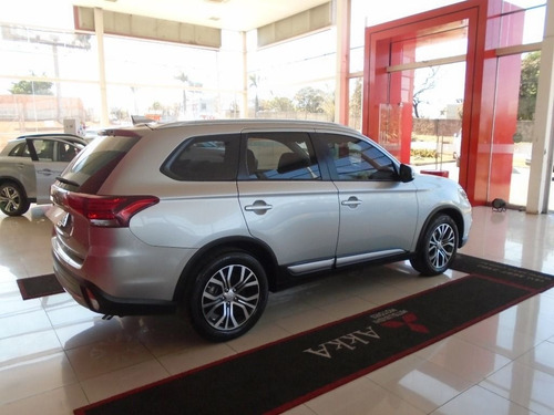 Imagem 10 de 11 de Mitsubishi Outlander Comfort Pack 2.0, Qnr6214