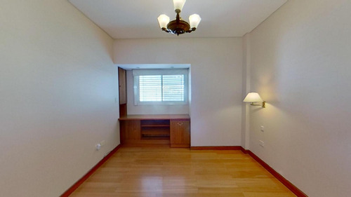 Departamento De Categoría - Tres Dormitorios - Frente A Pza San Martín - La Plata