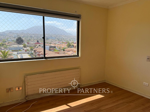 Arriendo Año Corrido Amplio Y Cómodo Departamento