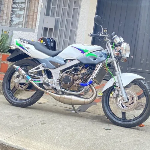 Víctor M Kawasaki