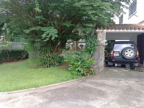Casa En Venta En Country Club Caracas Para Remodelar Pozo De Agua Chacao Caracas Casas Angela Tochon 2000 Metros Terreno