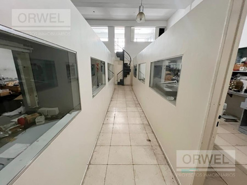 Imagen 16 de 17 de Excelente Local Con Oficinas Y Deposito !! Mucho Potencial !!!