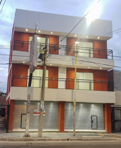 Imagen 1 de 8 de Local En Alquiler De 35mts2 Illia Al 100 Villa Sarmiento
