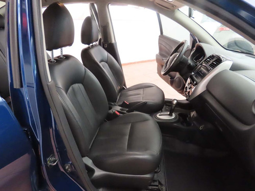Imagen 6 de 9 de Nissan Versa Exclusive Navi At 2019 Azul Cobalto