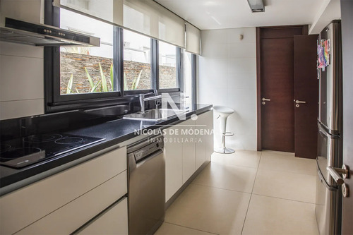 Apartamento Unico Frente Al Mar, Zona Puerto Con Piscina Propia.