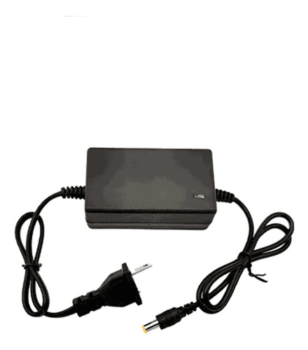 Fuente De Poder Regulada Saxxon 12v/2a Macho Sw-00120200-s10 Color Negro