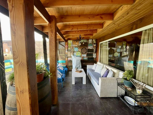 Casa De 2 Pisos En Frutillar Alto, Villa Alegre