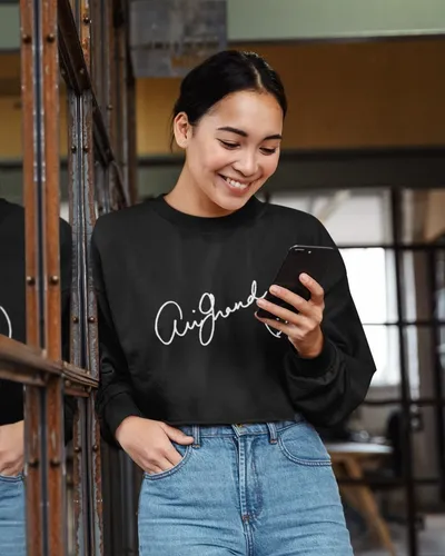 Sudadera Corta Ariana Grande Firma Pulsera Y Sticker