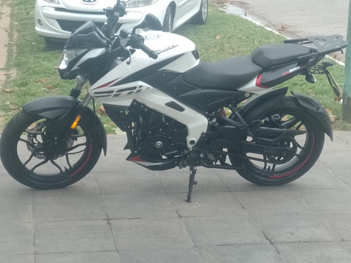 Rouser Ns200