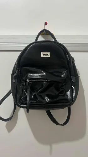Mochila negra isadora sale