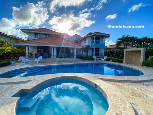 Venta Villa En Cocotal Golf And Country Club, 4 Dormitorios 