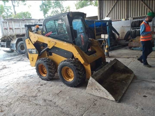 Cat 242d - Caterpillar - Ouro Verde - Semi Novos - Jorge