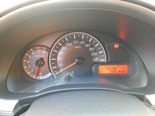 Imagem 6 de 11 de Nissan March 1.0 S 16v Flex 4p Manual
